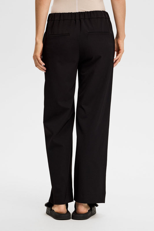 Anja Pant / Black