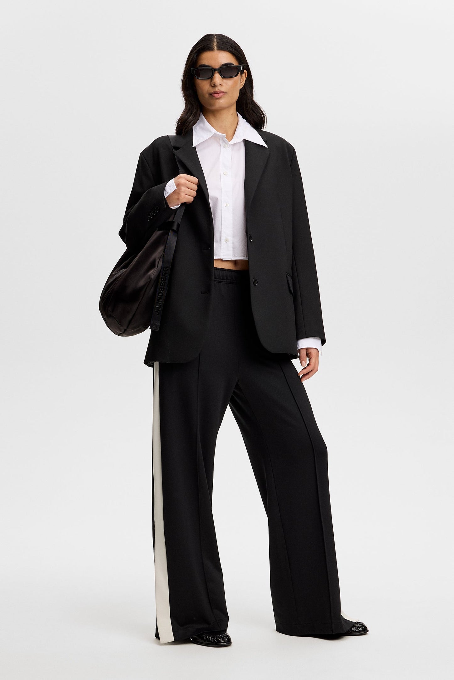 Jelina Cotton Solid Shirt / White