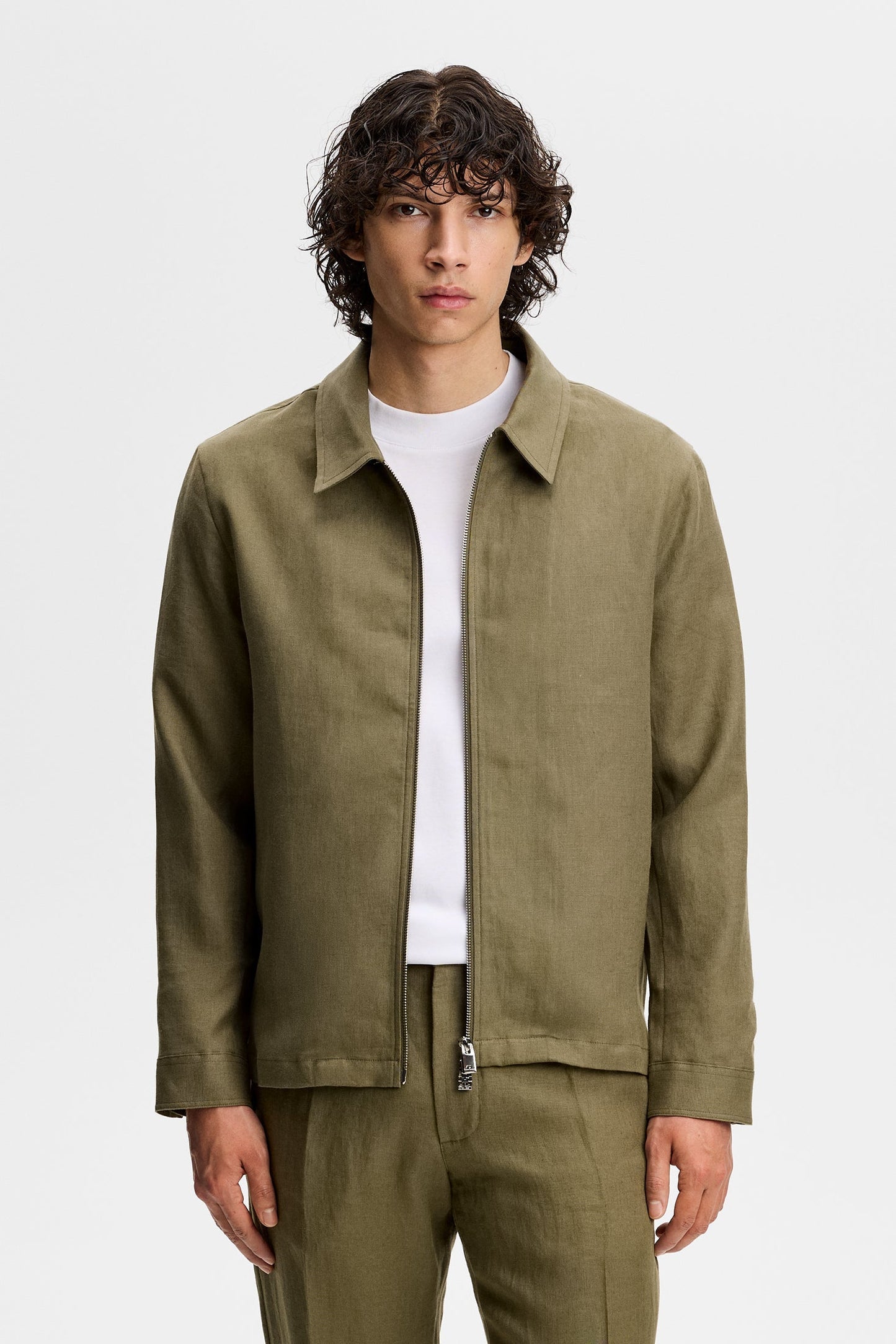 Julius Drape Linen Overshirt / Kalamata