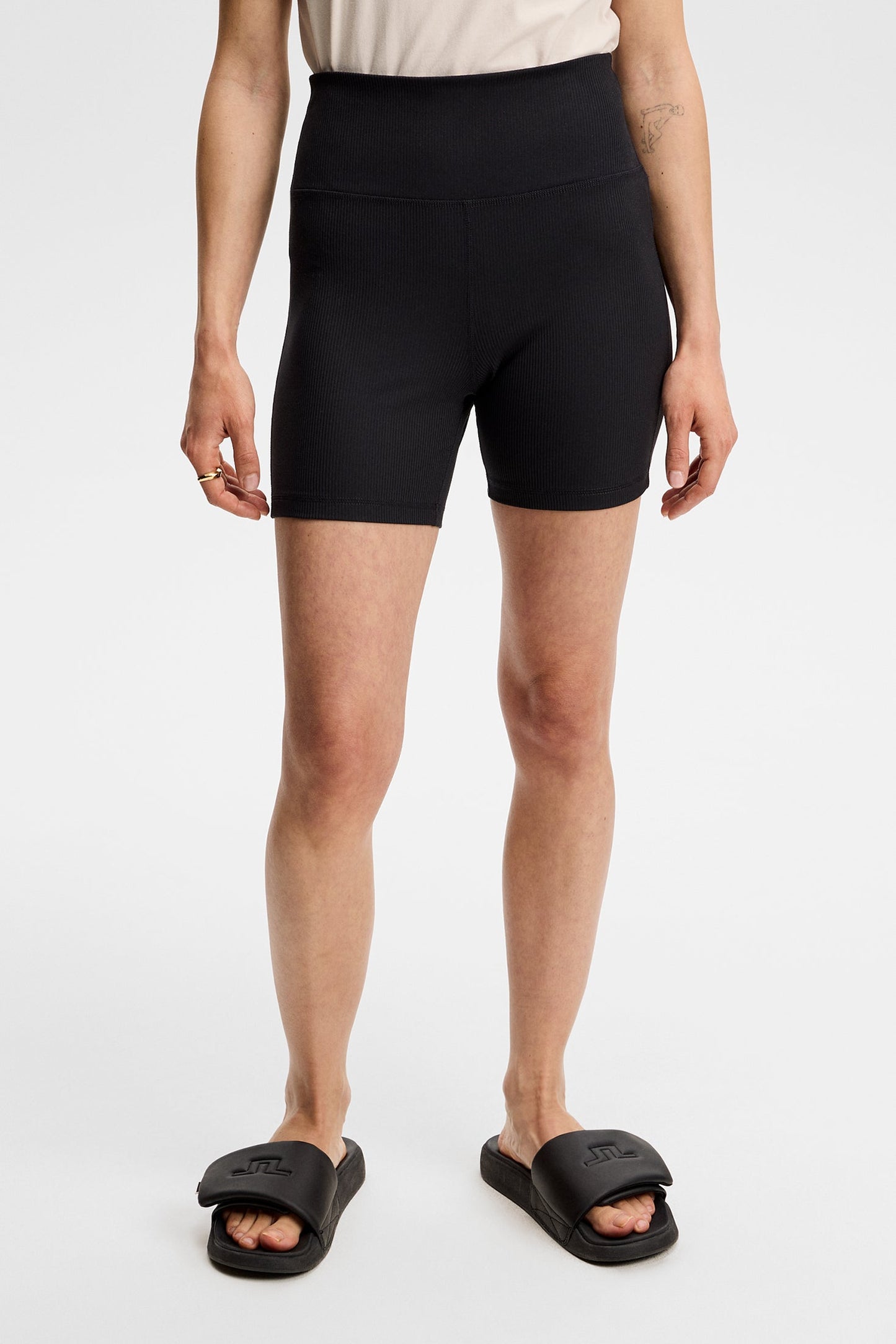 Elisa Biker Shorts / Black