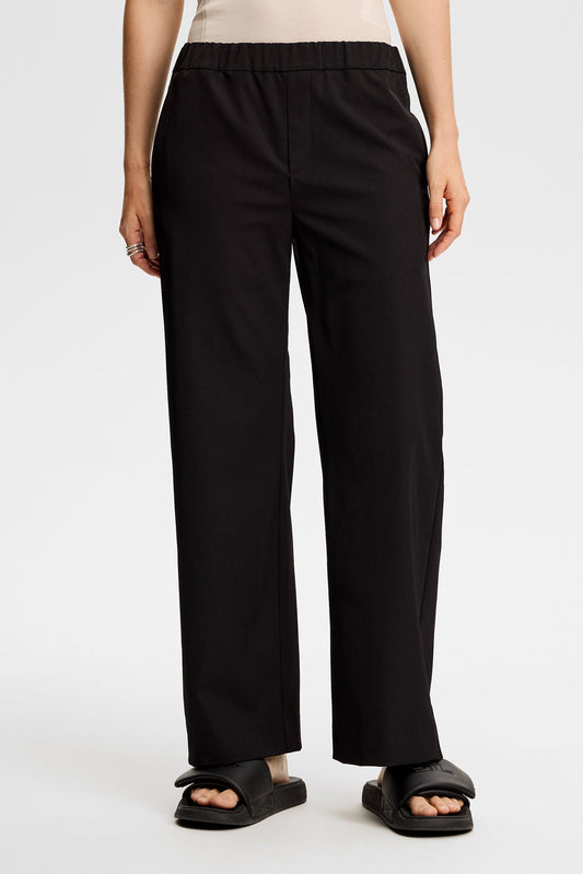Anja Pant / Black