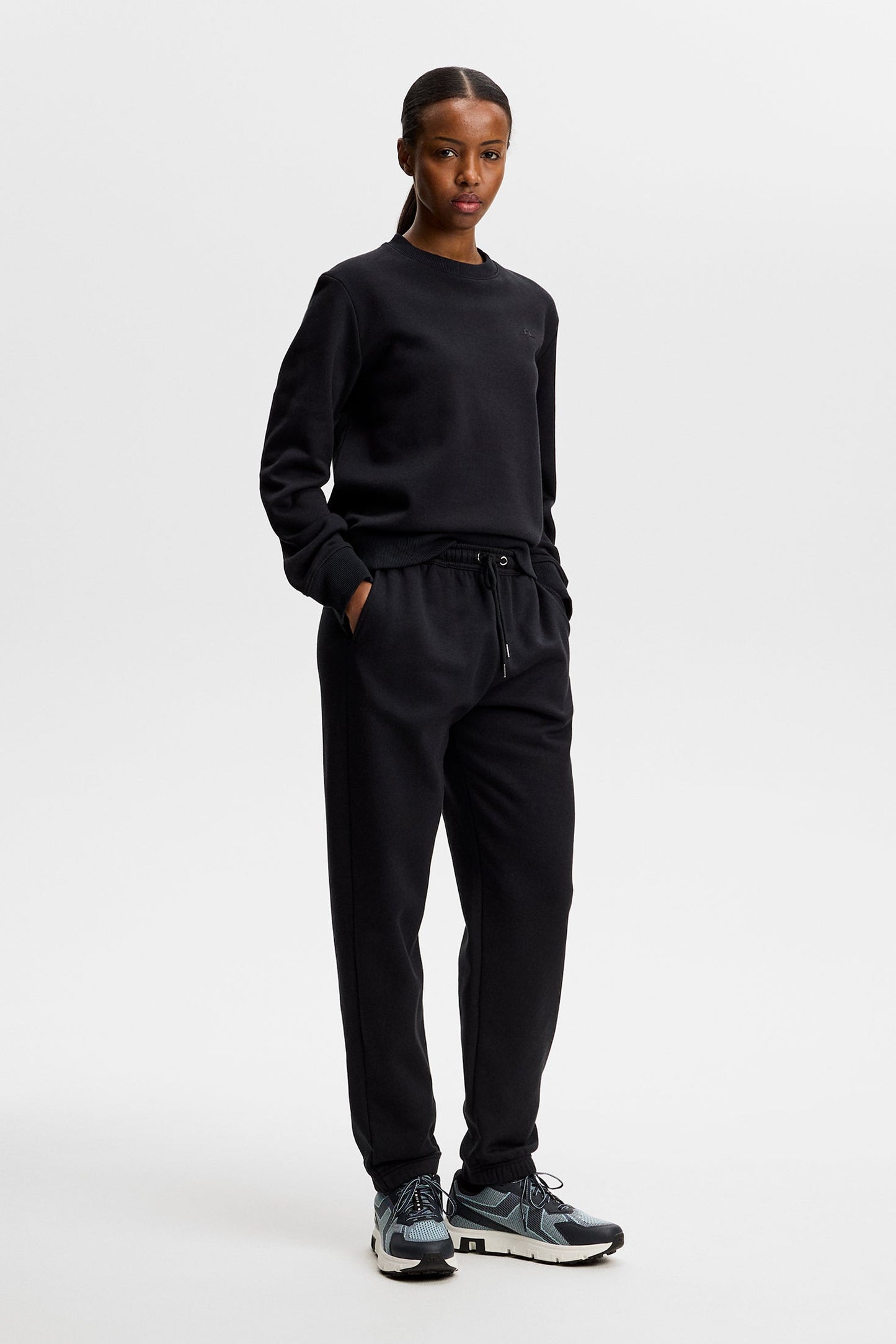 Nova Crew Neck / Black